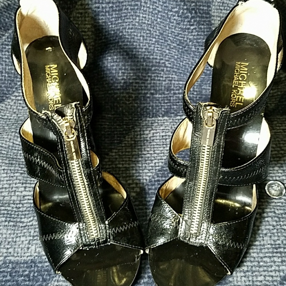 MICHAEL KORS Gold & Black Heels